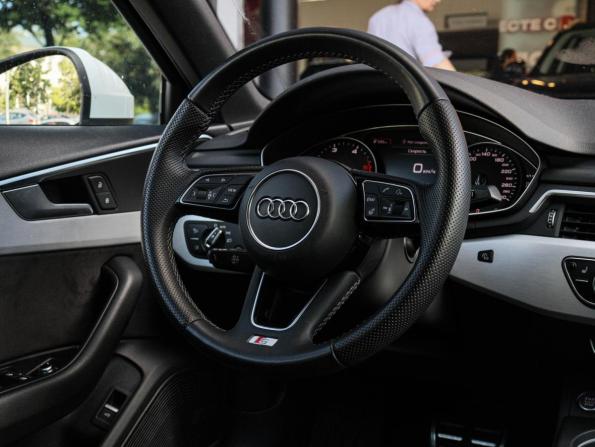 Audi A4 V (B9) с пробегом 2018 года, цена 2 530 000 рублей, 166681 км, седан, Автокод Объявления