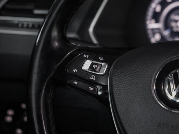 Volkswagen Tiguan II с пробегом 2017 года, цена 2 299 000 рублей, 123503 км, внедорожник, Автокод Объявления