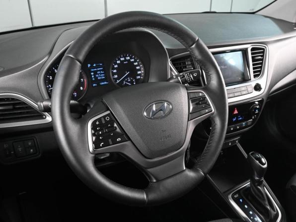 Hyundai Solaris II с пробегом 2017 года, цена 1 389 000 рублей, 128630 км, седан, Автокод Объявления