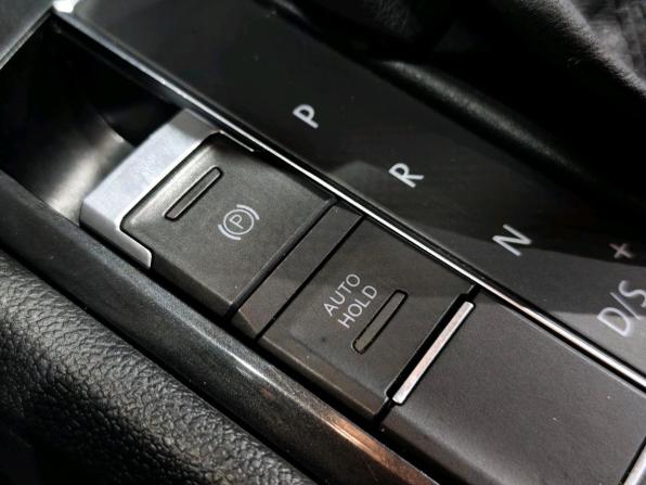Volkswagen Tiguan II с пробегом 2018 года, цена 2 343 000 рублей, 159467 км, внедорожник, Автокод Объявления