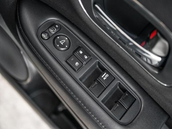 Honda Vezel I с пробегом 2014 года, цена 1 599 500 рублей, 81650 км, внедорожник, Автокод Объявления