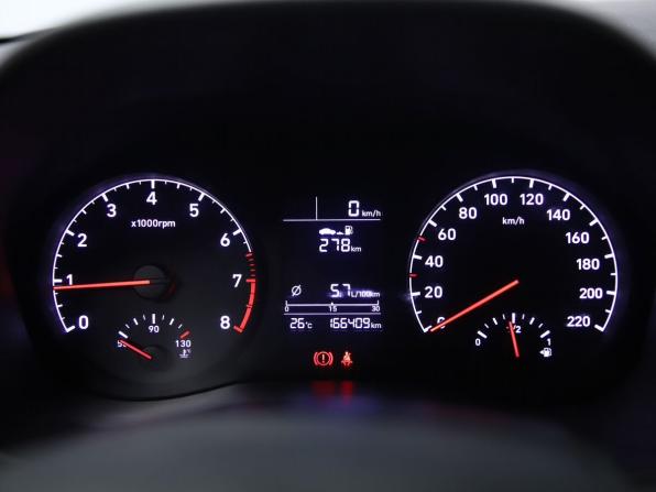 Hyundai Solaris II с пробегом 2017 года, цена 970 000 рублей, 166409 км, седан, Автокод Объявления