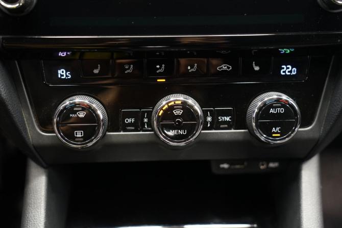 Skoda Octavia III (A7) Рестайлинг с пробегом 2017 года, цена 2 050 000 рублей, 182890 км, лифтбек, Автокод Объявления