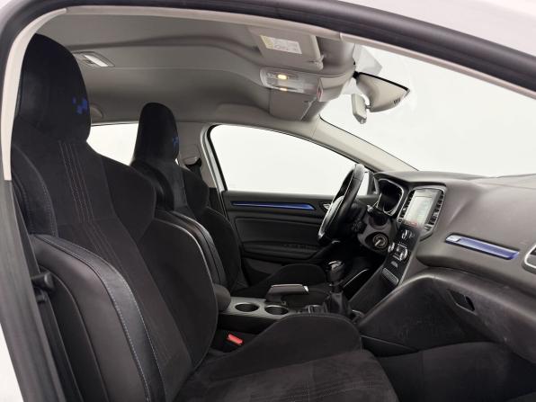 Renault Megane IV с пробегом 2020 года, цена 1 590 000 рублей, 112505 км, хэтчбек, Автокод Объявления