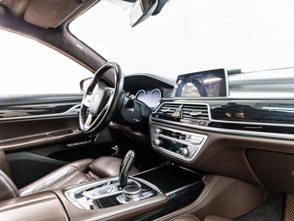 BMW 7 серии VI (G11/G12) с пробегом 2016 года, цена 3 098 000 рублей, 253653 км, седан, Автокод Объявления
