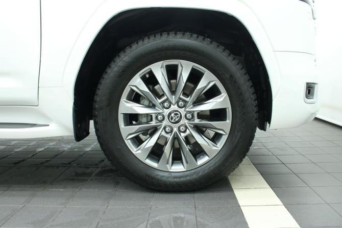 Toyota Land Cruiser 300 Series с пробегом 2021 года, цена 10 300 000 рублей, 117853 км, внедорожник, Автокод Объявления