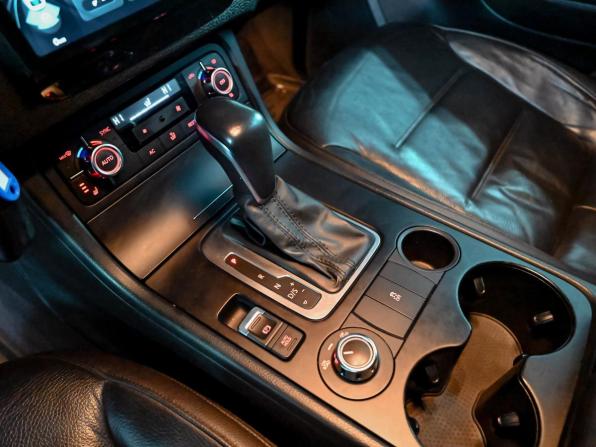 Volkswagen Touareg II с пробегом 2013 года, цена 2 100 000 рублей, 251376 км, внедорожник, Автокод Объявления