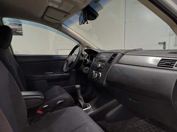 Nissan Tiida I Рестайлинг с пробегом 2011 года, цена 709 000 рублей, 215743 км, седан, Автокод Объявления