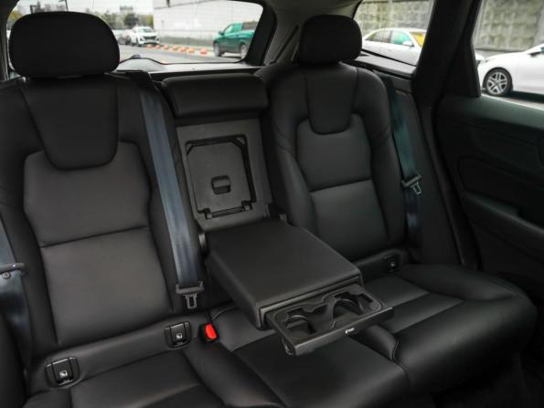 Volvo XC60 II Рестайлинг с пробегом 2021 года, цена 4 449 000 рублей, 59548 км, внедорожник, Автокод Объявления