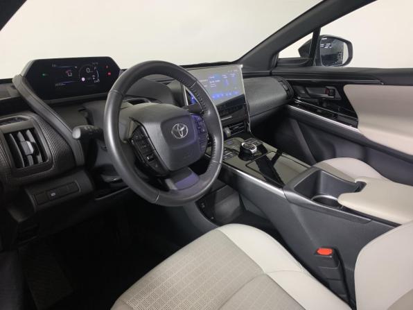 Toyota bZ4X I с пробегом 2022 года, цена 3 190 000 рублей, 33700 км, внедорожник, Автокод Объявления