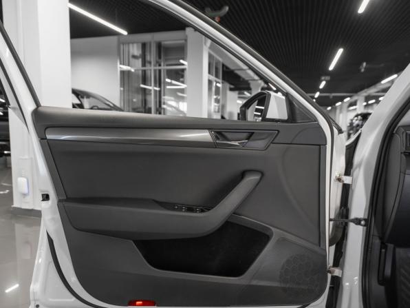 Skoda Superb III с пробегом 2018 года, цена 2 500 000 рублей, 105000 км, лифтбек, Автокод Объявления