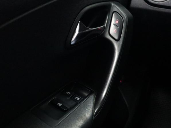 Volkswagen Polo V Рестайлинг с пробегом 2016 года, цена 999 000 рублей, 205395 км, седан, Автокод Объявления