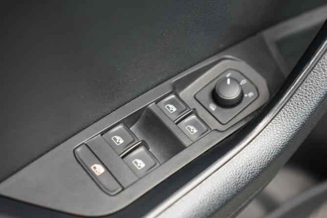 Skoda Karoq I с пробегом 2021 года, цена 2 640 000 рублей, 60444 км, внедорожник, Автокод Объявления