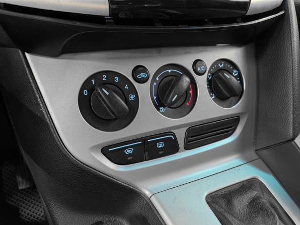 Ford Focus III с пробегом 2012 года, цена 850 000 рублей, 240100 км, хэтчбек, Автокод Объявления