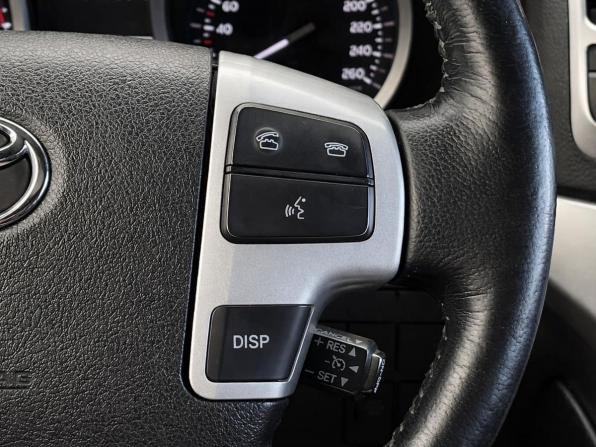Toyota Land Cruiser 200 Series Рестайлинг 1 с пробегом 2012 года, цена 3 300 000 рублей, 213531 км, внедорожник, Автокод Объявления
