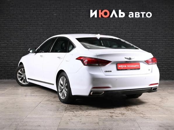 Hyundai Genesis II с пробегом 2014 года, цена 1 690 000 рублей, 153329 км, седан, Автокод Объявления