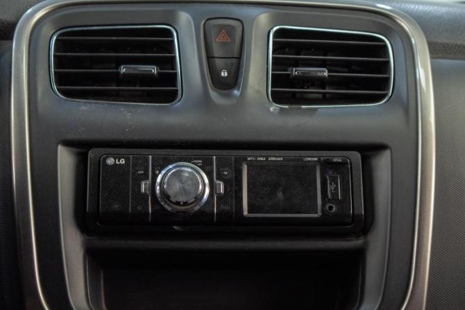 Renault Sandero II с пробегом 2014 года, цена 599 000 рублей, 130000 км, хэтчбек, Автокод Объявления