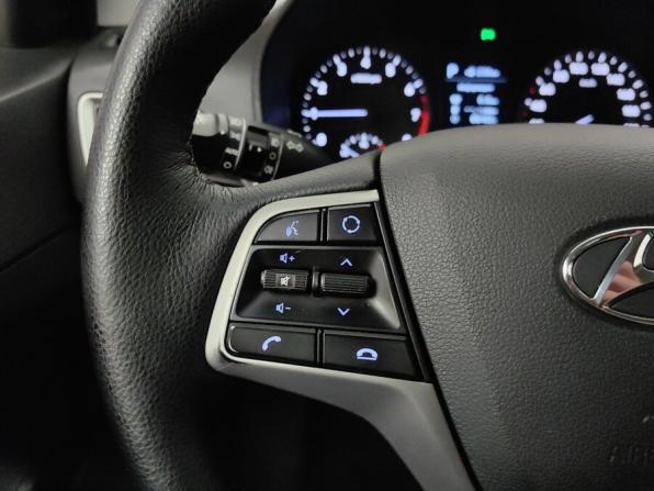 Hyundai Solaris II с пробегом 2017 года, цена 798 000 рублей, 287000 км, седан, Автокод Объявления