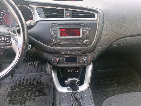 Kia Ceed II Рестайлинг с пробегом 2015 года, цена 1 349 000 рублей, 72000 км, хэтчбек, Автокод Объявления