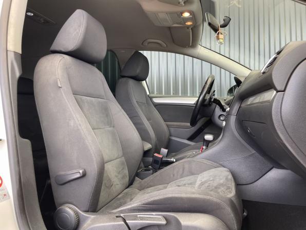 Volkswagen Golf VI с пробегом 2009 года, цена 747 000 рублей, 309543 км, хэтчбек, Автокод Объявления
