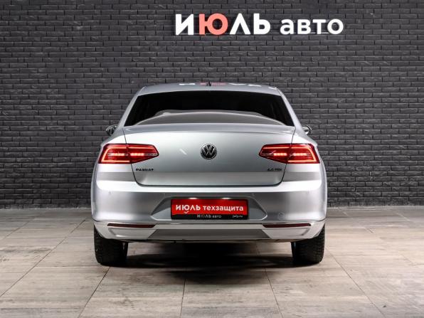 Volkswagen Passat B8 с пробегом 2017 года, цена 1 745 000 рублей, 198761 км, седан, Автокод Объявления