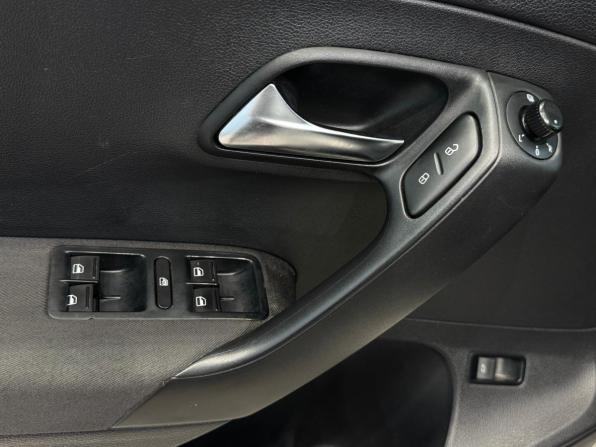 Volkswagen Polo V с пробегом 2011 года, цена 830 000 рублей, 203974 км, седан, Автокод Объявления