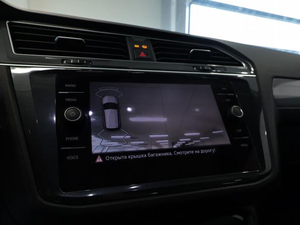 Volkswagen Tiguan II Рестайлинг с пробегом 2021 года, цена 2 230 000 рублей, 129490 км, внедорожник, Автокод Объявления