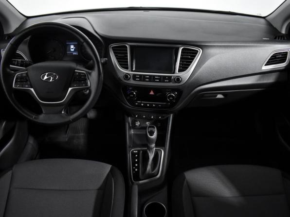 Hyundai Solaris II с пробегом 2019 года, цена 1 360 000 рублей, 69761 км, седан, Автокод Объявления