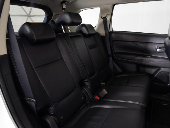 Mitsubishi Outlander III Рестайлинг 2 с пробегом 2015 года, цена 1 499 000 рублей, 259760 км, внедорожник, Автокод Объявления