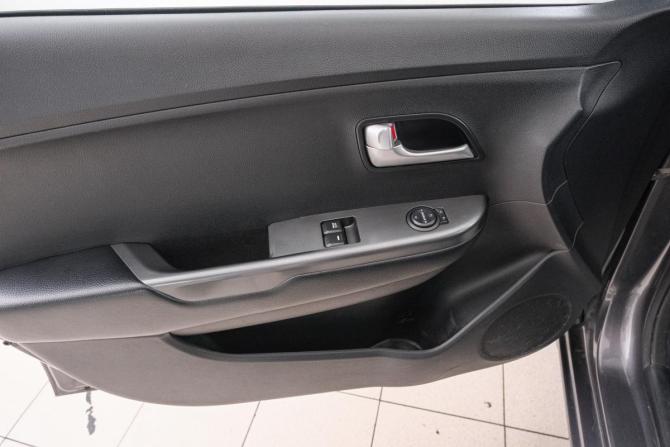 Kia Rio III Рестайлинг с пробегом 2015 года, цена 1 099 000 рублей, 125500 км, седан, Автокод Объявления