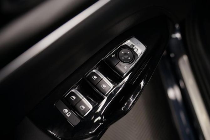 Kia K5 III с пробегом 2021 года, цена 2 790 000 рублей, 67000 км, седан, Автокод Объявления