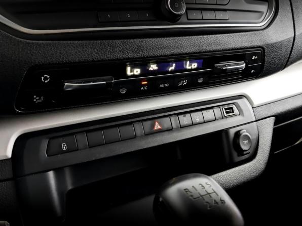 Peugeot Traveller I с пробегом 2021 года, цена 2 955 000 рублей, 97927 км, минивэн, Автокод Объявления