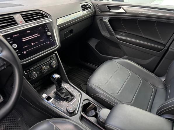 Volkswagen Tiguan II с пробегом 2019 года, цена 2 395 000 рублей, 176079 км, внедорожник, Автокод Объявления
