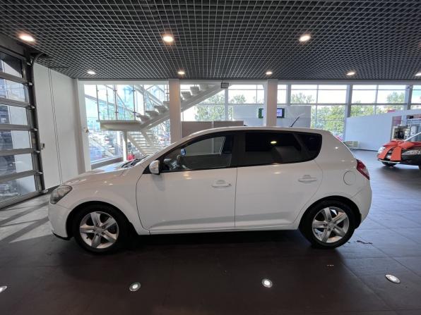 Kia Ceed I Рестайлинг с пробегом 2011 года, цена 670 000 рублей, 215792 км, хэтчбек, Автокод Объявления