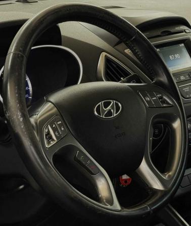 Hyundai ix35 I Рестайлинг с пробегом 2013 года, цена 1 090 000 рублей, 240077 км, внедорожник, Автокод Объявления