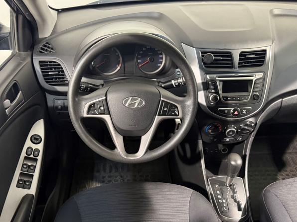 Hyundai Solaris I Рестайлинг с пробегом 2015 года, цена 999 800 рублей, 140000 км, седан, Автокод Объявления