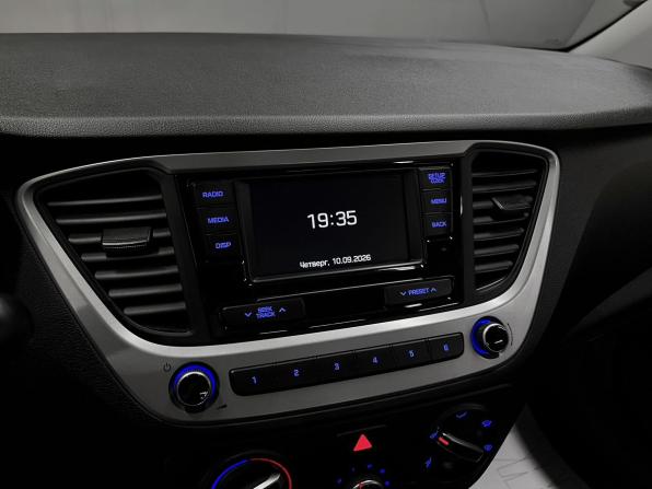 Hyundai Solaris II с пробегом 2017 года, цена 1 175 000 рублей, 138729 км, седан, Автокод Объявления