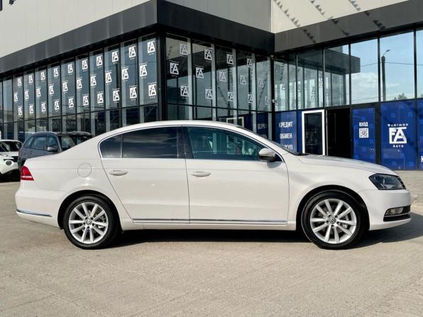 Volkswagen Passat B7 с пробегом 2012 года, цена 1 035 000 рублей, 206953 км, седан, Автокод Объявления