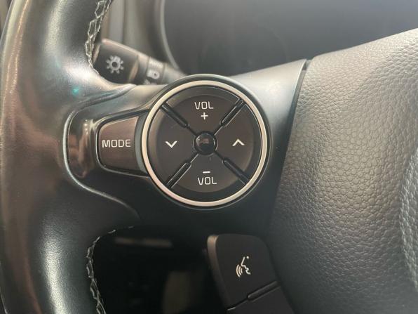 Kia Soul II Рестайлинг с пробегом 2019 года, цена 1 620 000 рублей, 78000 км, хэтчбек, Автокод Объявления
