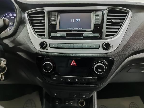 Hyundai Solaris II с пробегом 2017 года, цена 1 100 000 рублей, 160530 км, седан, Автокод Объявления