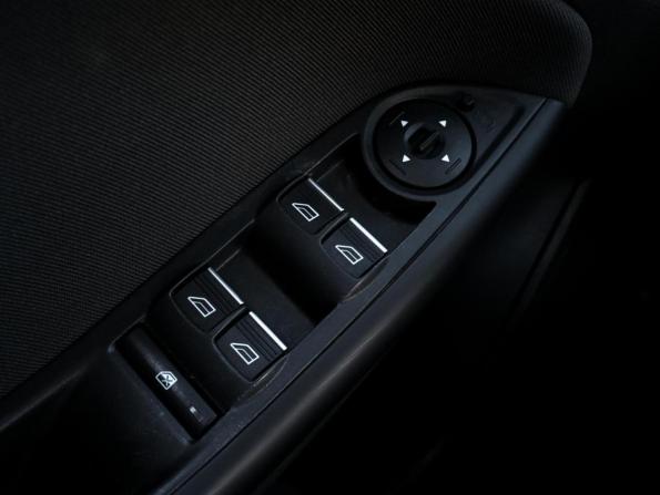 Ford Focus III Рестайлинг с пробегом 2018 года, цена 1 430 000 рублей, 92236 км, хэтчбек, Автокод Объявления