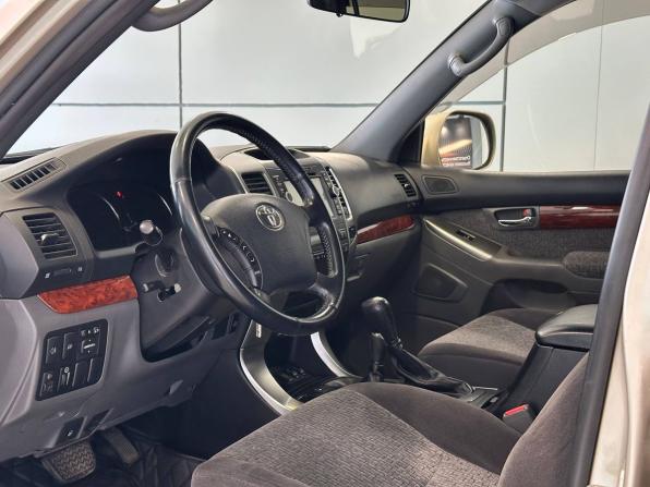 Toyota Land Cruiser Prado 120 Series Рестайлинг с пробегом 2008 года, цена 1 797 000 рублей, 307349 км, внедорожник, Автокод Объявления
