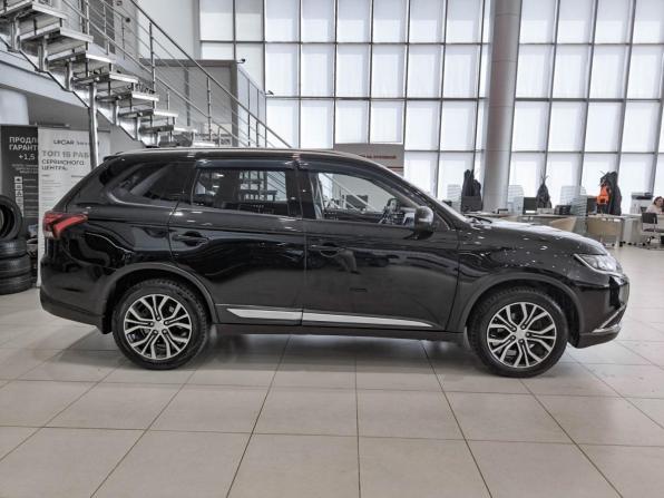 Mitsubishi Outlander III Рестайлинг 2 с пробегом 2018 года, цена 2 150 000 рублей, 135391 км, внедорожник, Автокод Объявления