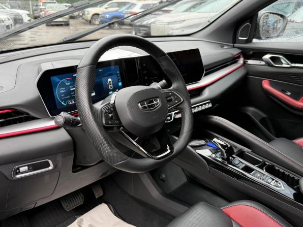 Geely Coolray I Рестайлинг с пробегом 2024 года, цена 2 249 000 рублей, 36150 км, внедорожник, Автокод Объявления