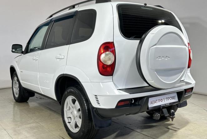 Chevrolet Niva I Рестайлинг с пробегом 2017 года, цена 895 000 рублей, 91779 км, внедорожник, Автокод Объявления