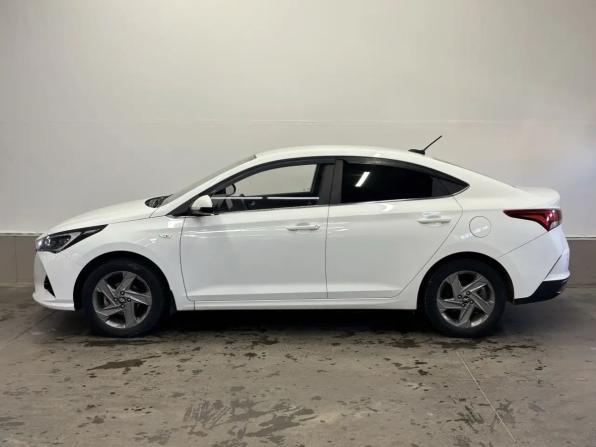Hyundai Solaris II Рестайлинг с пробегом 2020 года, цена 1 699 000 рублей, 54500 км, седан, Автокод Объявления