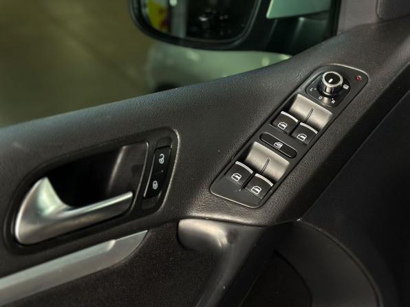 Volkswagen Tiguan I Рестайлинг с пробегом 2012 года, цена 1 147 000 рублей, 195057 км, внедорожник, Автокод Объявления