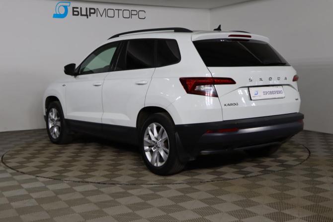 Skoda Karoq I с пробегом 2021 года, цена 2 559 990 рублей, 77728 км, внедорожник, Автокод Объявления