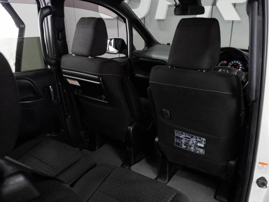 Toyota Noah III (R80) Рестайлинг Тюмень  - изображение 13
