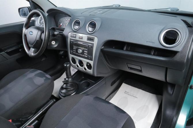 Ford Fusion I Рестайлинг с пробегом 2006 года, цена 299 000 рублей, 192530 км, хэтчбек, Автокод Объявления